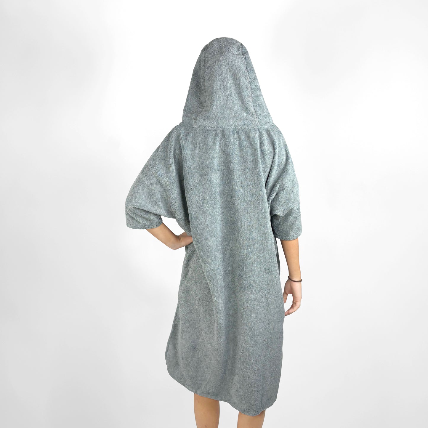 RACE ONE HOODED TOWEL