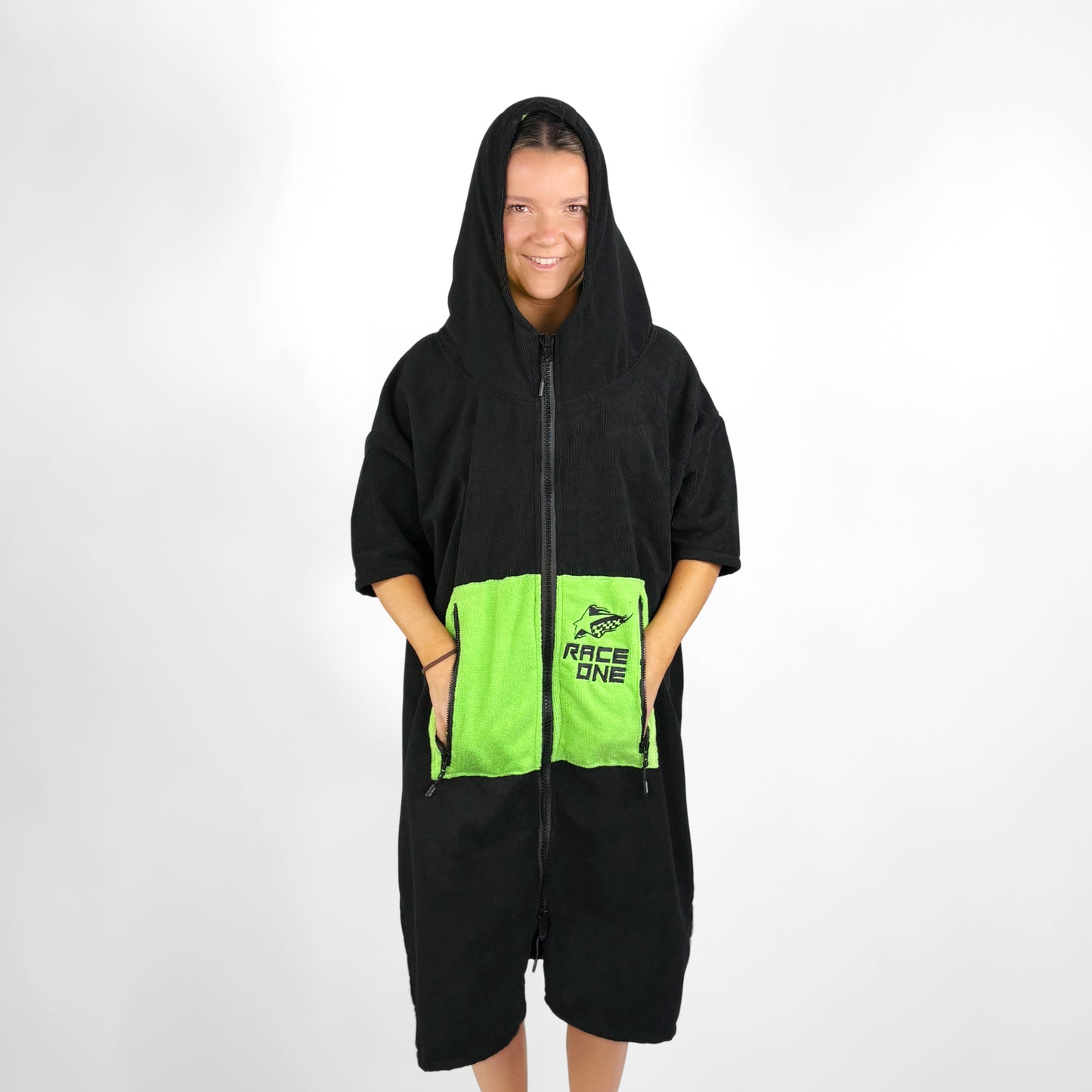 RACE ONE HOODED TOWEL